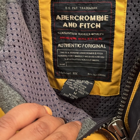 Abercrombie and Fitch men’s zip up jacket size medium - Picture 4 of 11